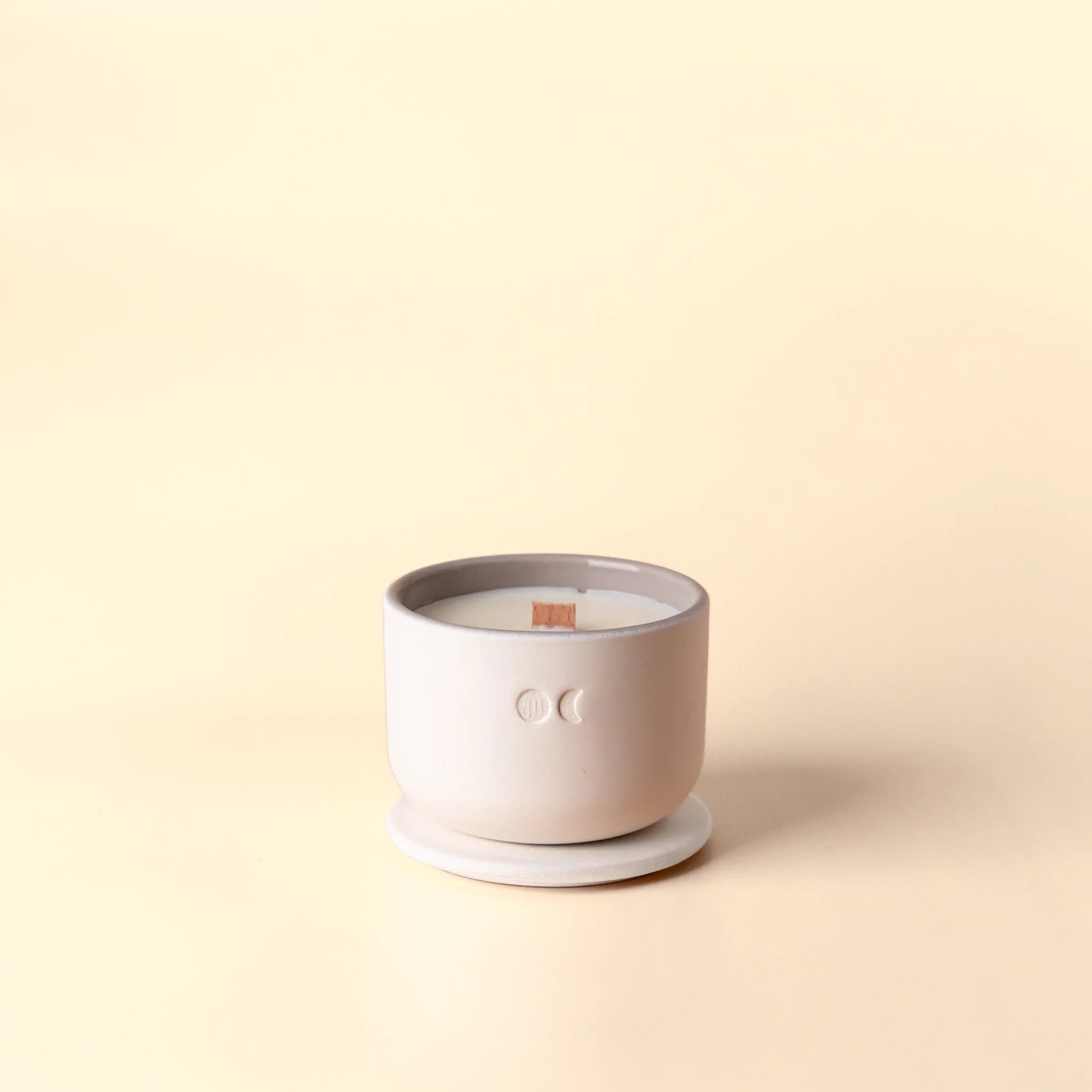 Bougie florale en céramique – Cèdre et Patchouli