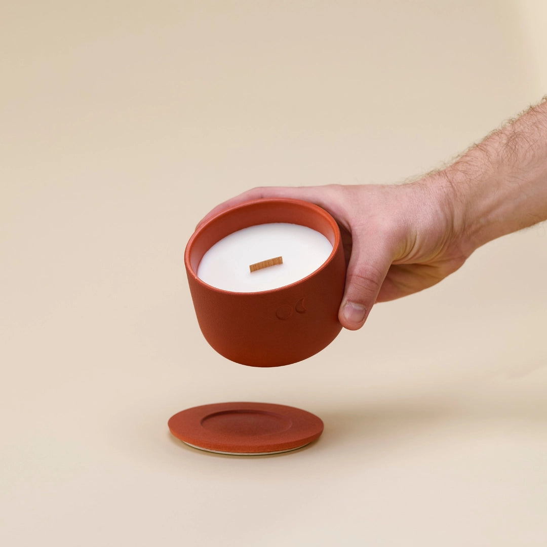 Bougie florale en céramique – Bois de santal