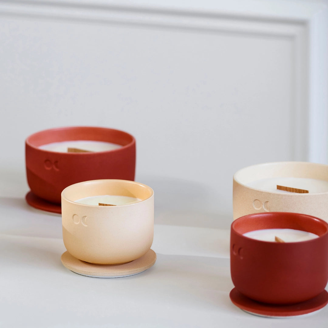 Bougie florale en céramique – Bois de santal